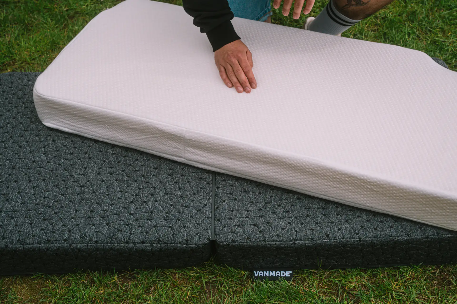 Vanmade Matratzen Matratzenbezüge white und black