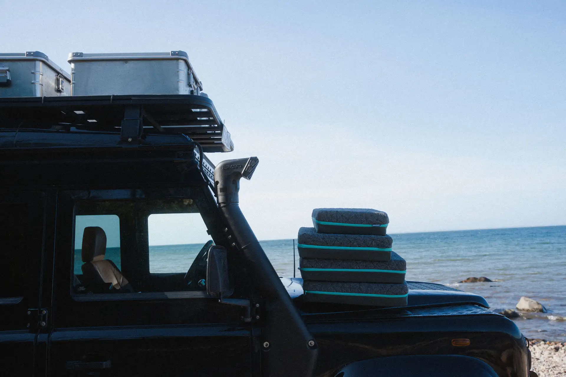 Vanmade Original auf Motorhaube Defender