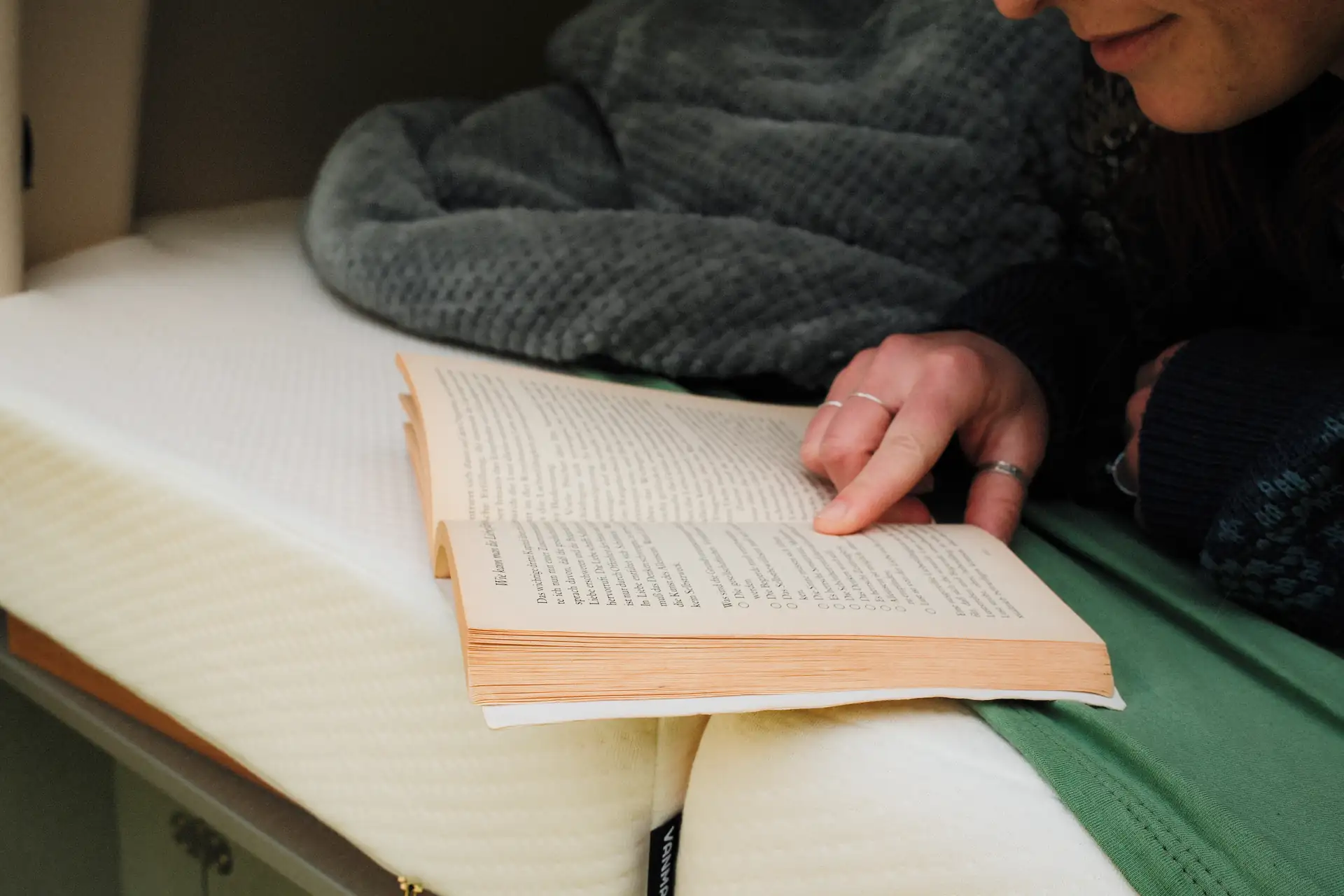 Vanmade Matratze Spannbettlaken Kaschmir white Buch